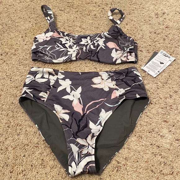 🆕 ATHLETA. Women’s swimsuit. - Picture 1 of 7